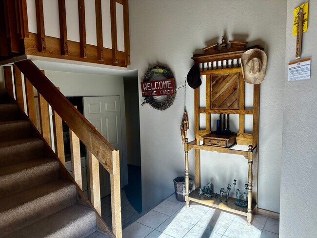 Photo - Stunning 3-Bedroom + Loft, 2.5-Bathroom Re...