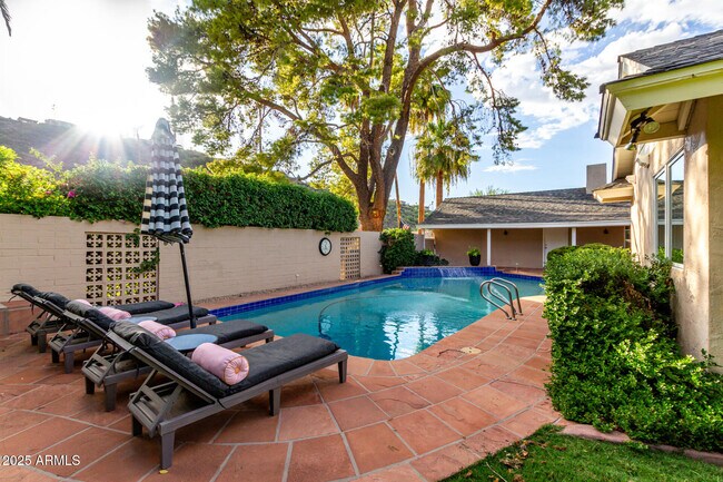14425 N Coral Gables Dr