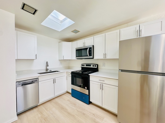 Modern Style Renovated 2 Bedroom with Wash... - Modern Style Renovated 2 Bedroom with Wash...
