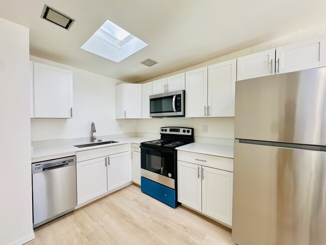 Modern Style Renovated 2 Bedroom with Wash... - Modern Style Renovated 2 Bedroom with Wash... House
