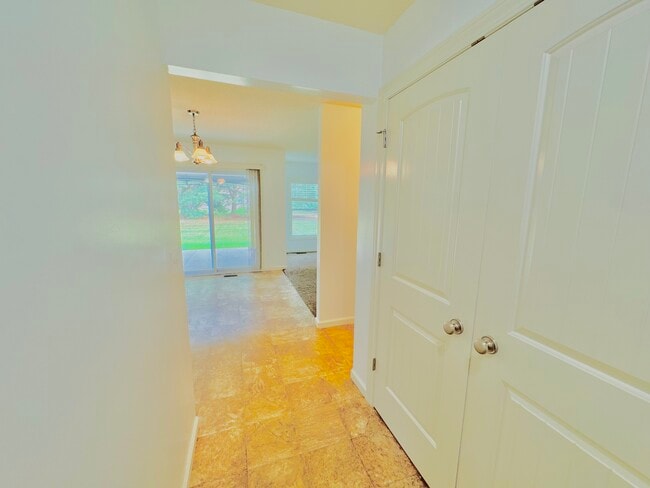 Photo - 2102 Oakwood Dr