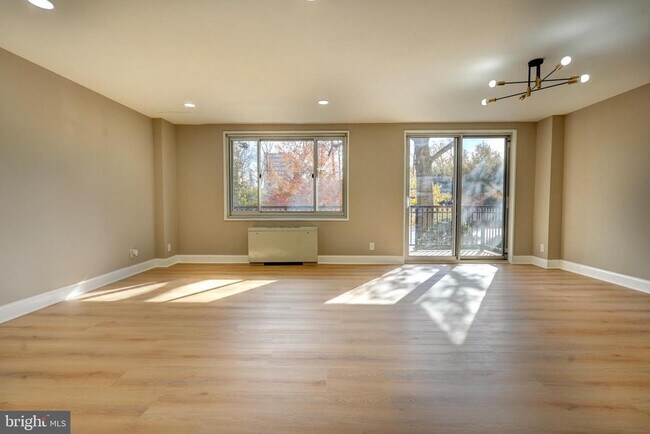 Photo - 1900 Lyttonsville Rd Unit 211