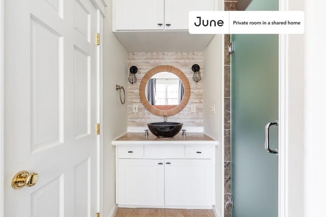 Photo - Room in Shared 2 bed/2 bath home Unidad A