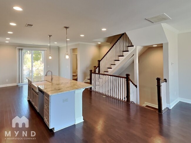 Photo - 2547 Statesville Ave