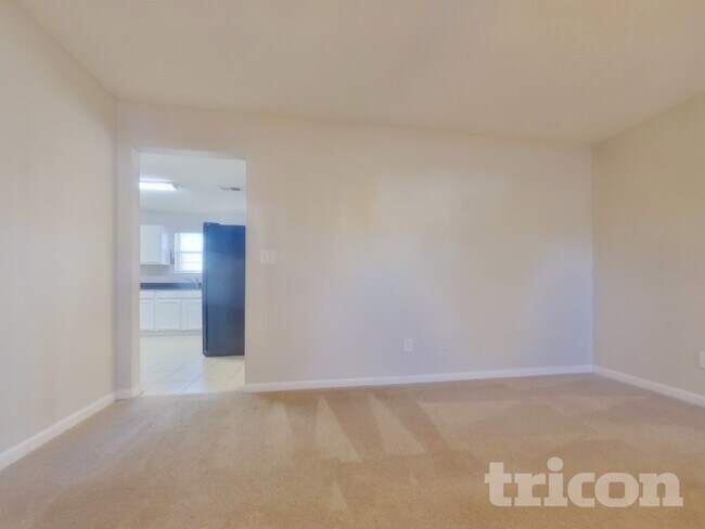 Photo - 4600 White Rd