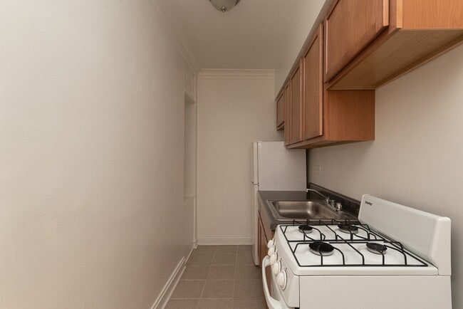 Photo - 4640 N Paulina St Unidad E04P