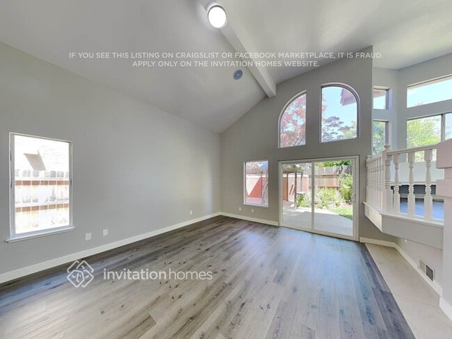 4821 Laguna W Way