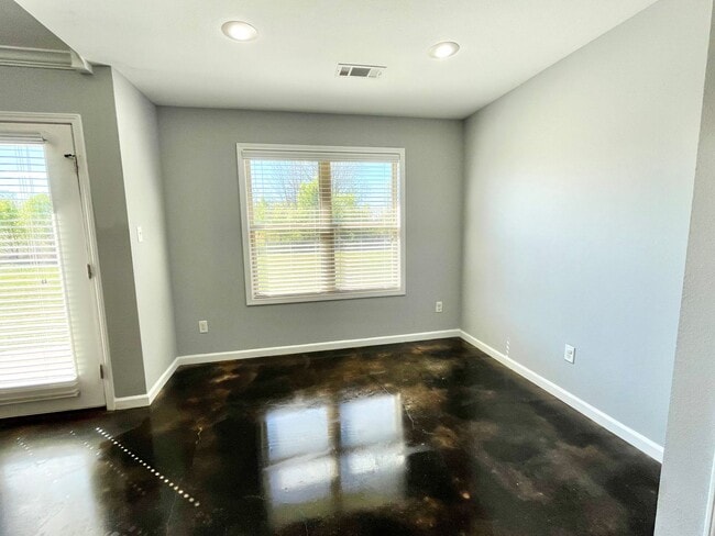 Photo - 3/2 off Richardson Dr. South side of Jonesboro