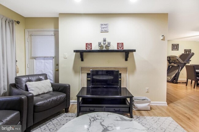 Photo - 7705 Lafayette Forest Dr