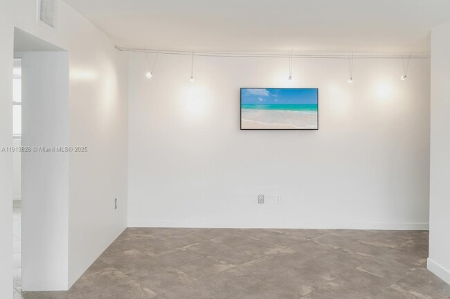 Photo - 1300 Lincoln Rd Unit A301