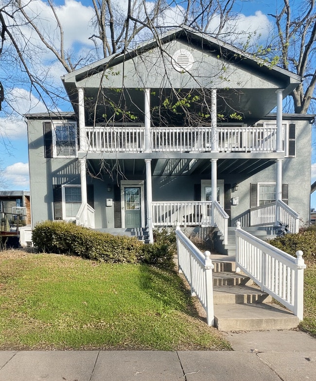 Building Photo - COMING SOON: Bright 3-Bed, 2.5-Bath Townhouse with Private Deck & Fenced Yard in Oak Meyer Gardens!