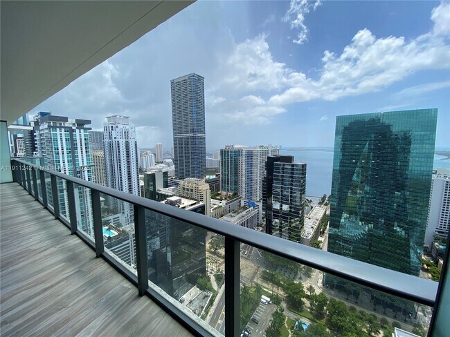 Photo - 1300 S Miami Ave Unidad 3802