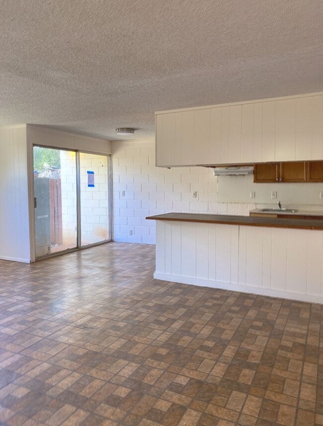 Building Photo - 3/1 | 2 car carport | $2,100.00 | avail 7/... Rental