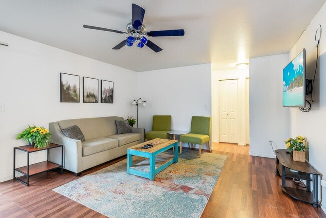 Building Photo - 2141 S Sheridan Ave Rental