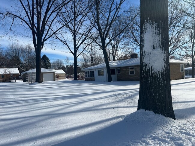 Photo - Click the “Apply Now” button or email wapmrentals@gmail.com for a prompt response.