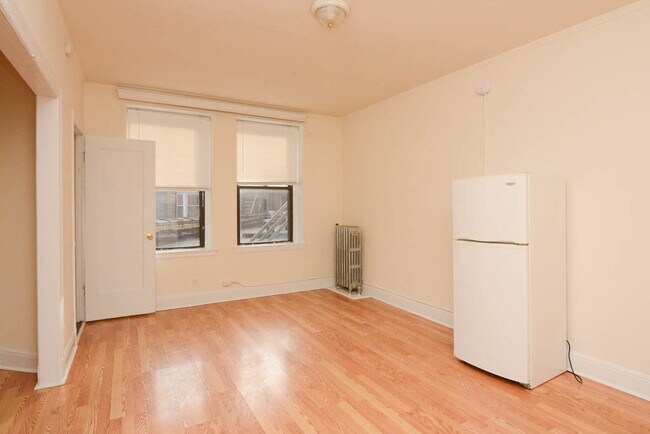 Photo - 3335 W Diversey Ave Unit D631