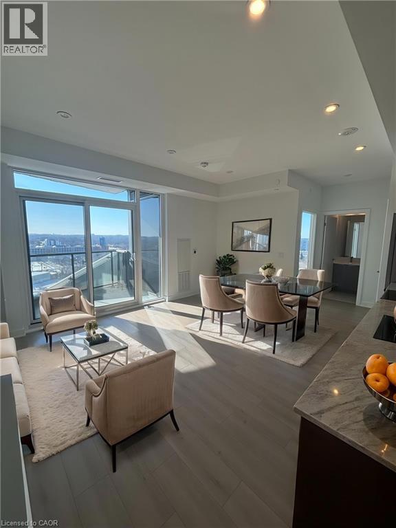 Photo - 25 Wellington St S Unité 1706