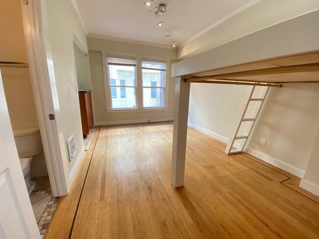 Photo - Jekyll Apartments LLC.