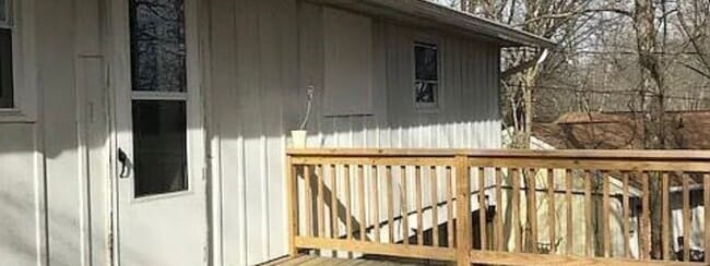 Building Photo - 3102 N Valleyview Dr Rental