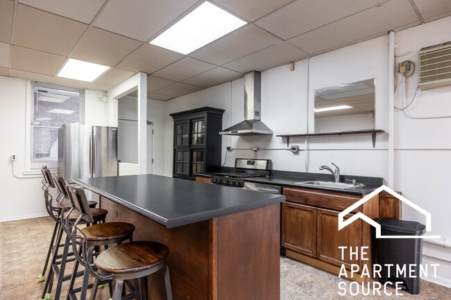 Photo - 3605 N Damen Ave Unit COMM