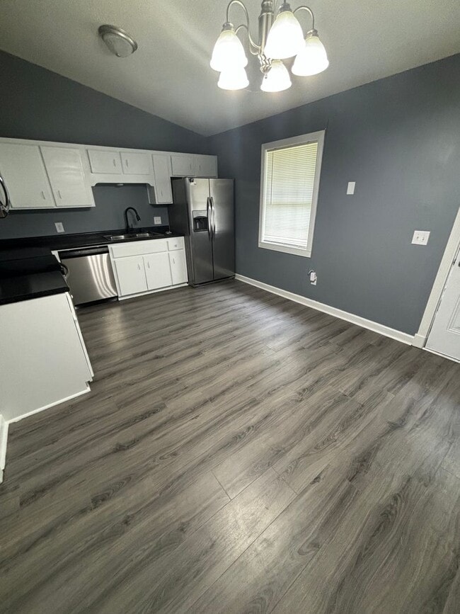 Photo - FOR RENT