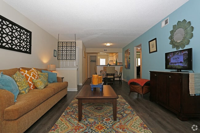 2BR, 2BA - 1,036 SF - Copley - Living - Town Place