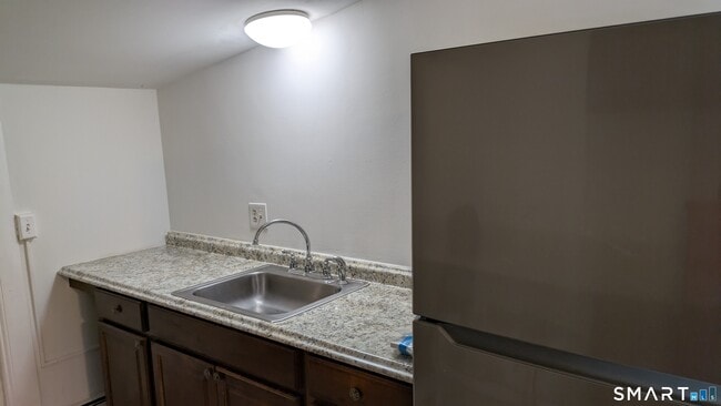 Photo - 657 Naugatuck Ave