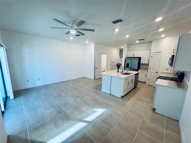 Photo - 8525 Lunar Skye St