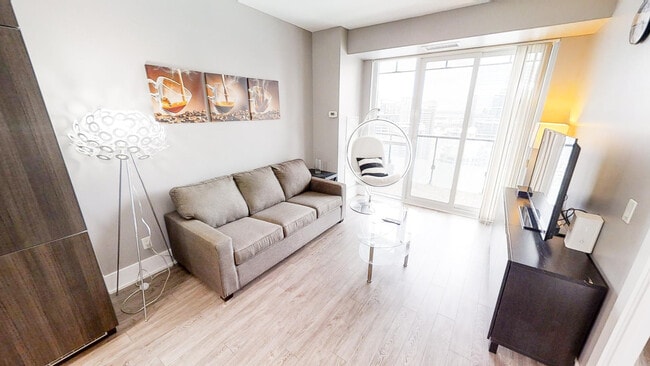 Building Photo - 300 Front St W