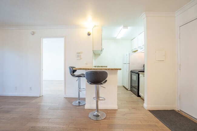 Photo - 1 Bedroom / 1 Bathroom Rear Condo Unit Unit 121