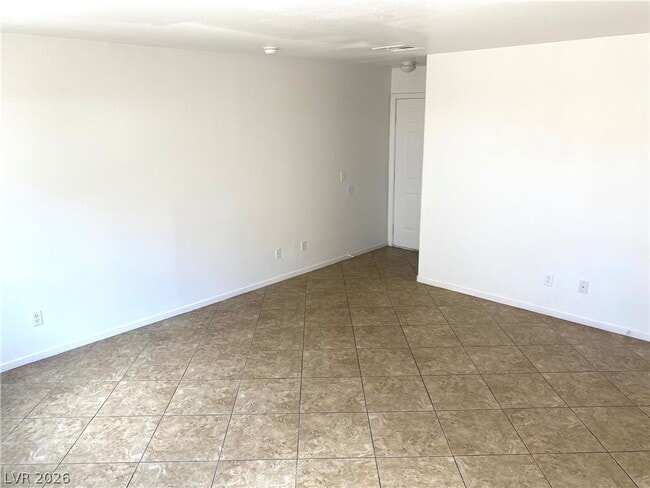 Photo - 701 Spotted Eagle St