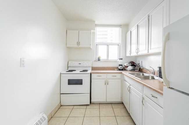 Photo - 608 W Emerson St