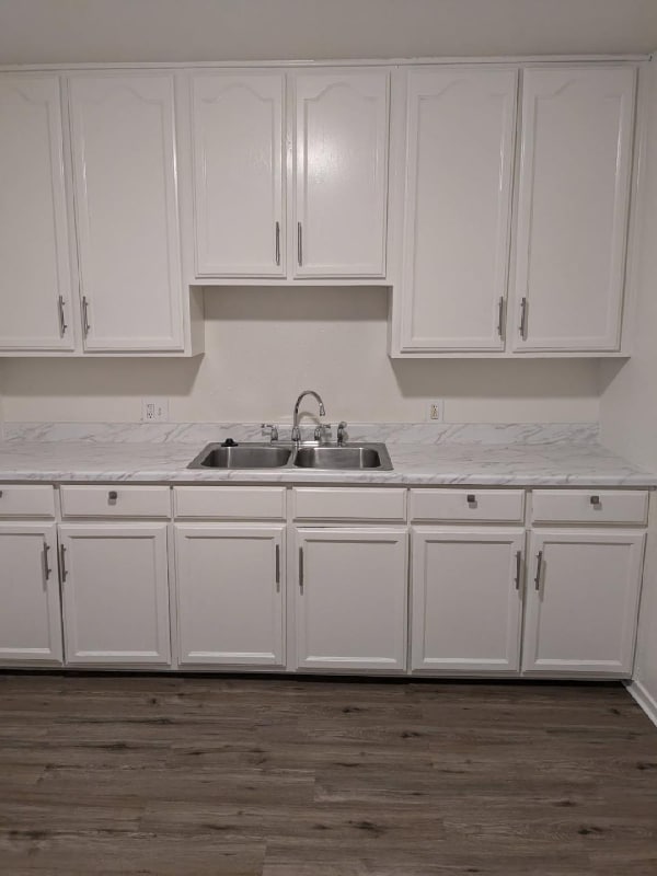 Building Photo - 44030 Division St Rental