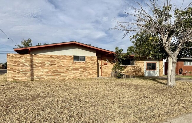 2601 Verde Ave
