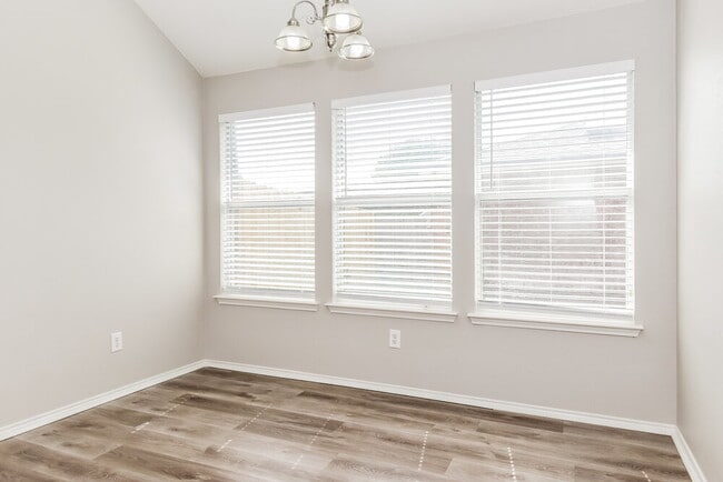 Photo - 2022 Cobblestone Trail