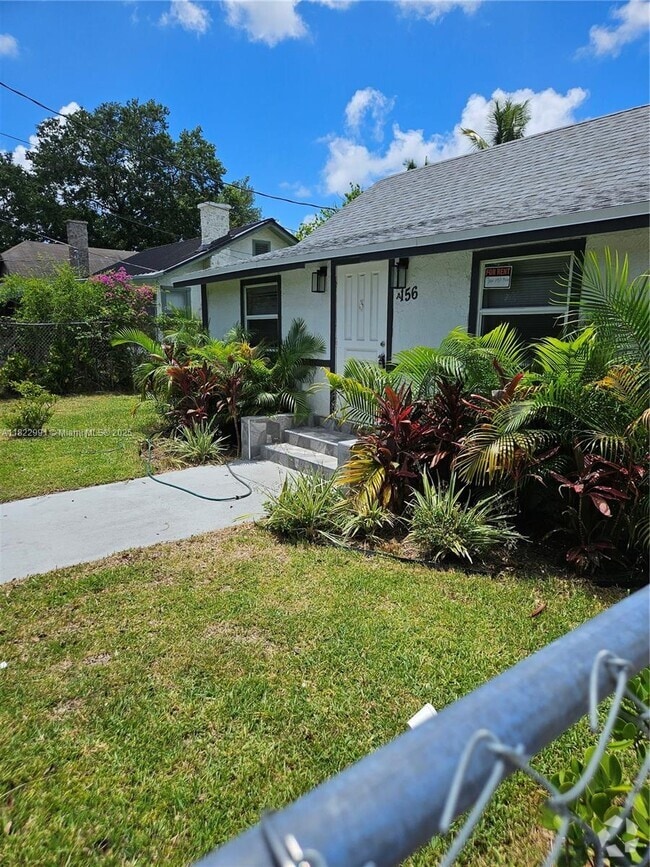 Building Photo - 156 NE 78th St Rental