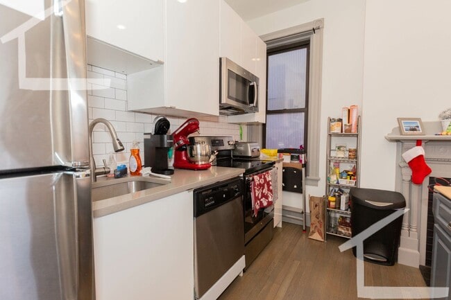 Photo - WOW!!!! NO BROKER FEE!!!! CENTRAL AIR AND STAINLESS APPLIANCES FOR 9/1
