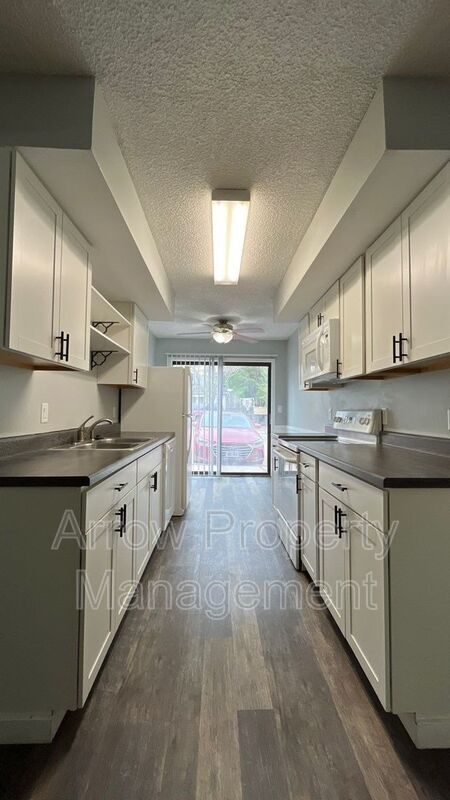 Photo - 3405 Holdrege St Unit 102