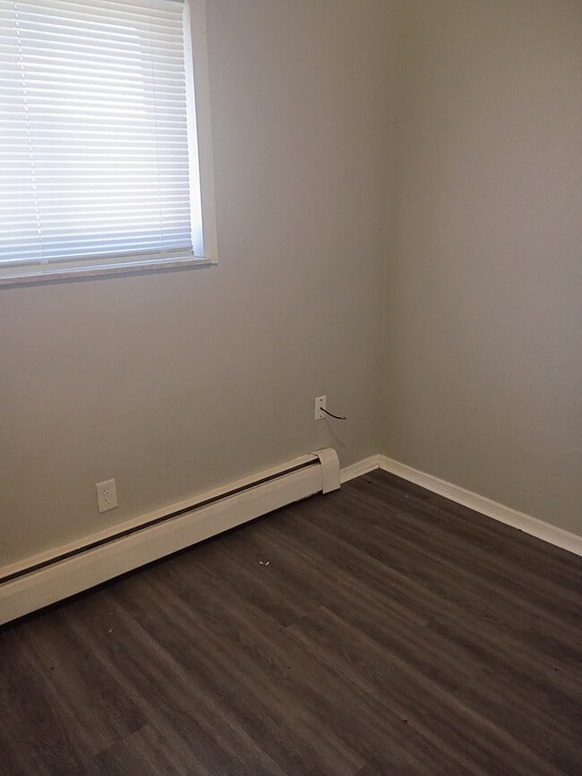 Photo - 251 Graham St