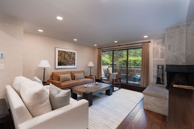 Photo - 1024 E Hopkins Ave Unidad ID1339910P