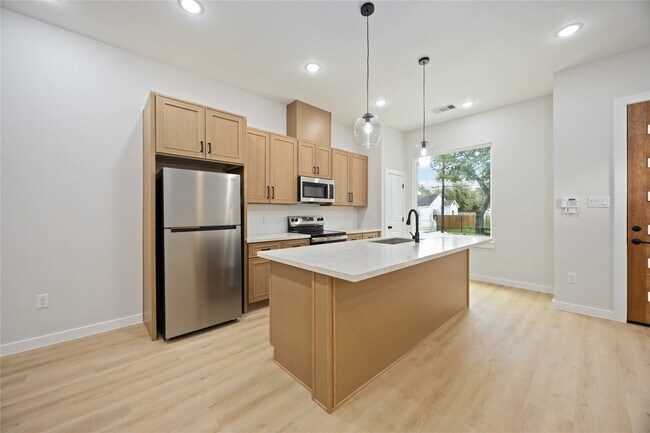 Photo - 8110 Brandon St