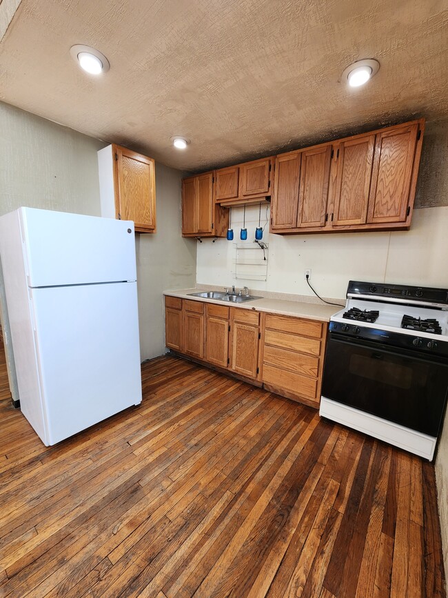 Photo - 208 MAINApt