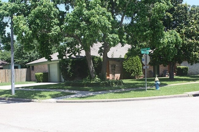 Photo - 5503 Lynngate Dr
