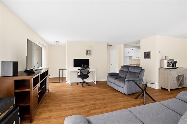 Photo - 66 Girard Ave Unidad 311