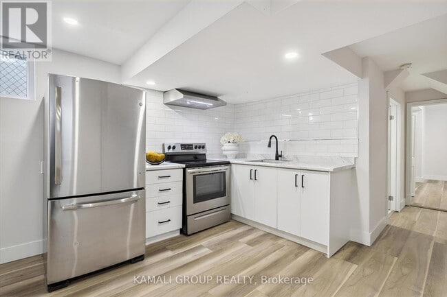 Photo - 2027 Brampton St