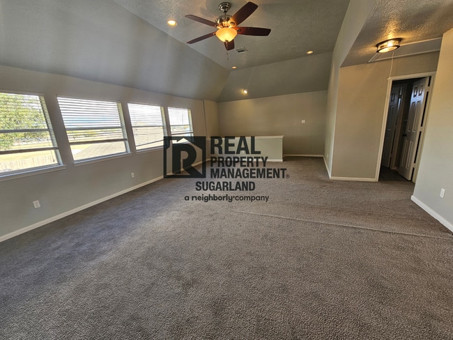 Photo - Executive Living in the Heart of Sugar Land