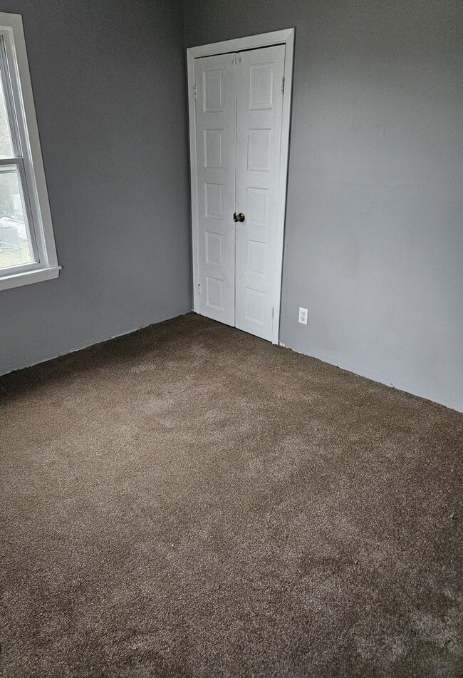 Photo - *Knoxville 37914 - Cozy 3 bedroom, 1.5 bath with bonus room & walk-out basement. Call Brad Croisd...