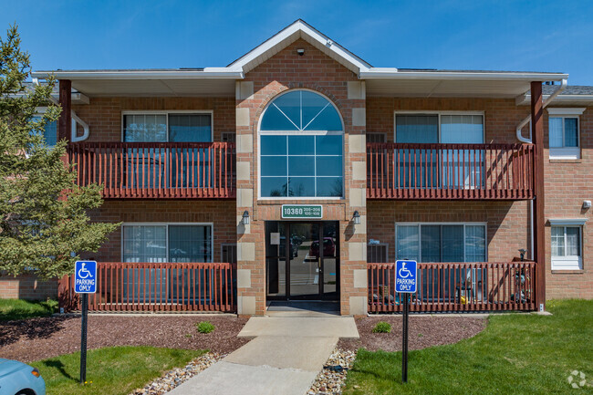 Glenwood Pointe - Glenwood Pointe Apartments