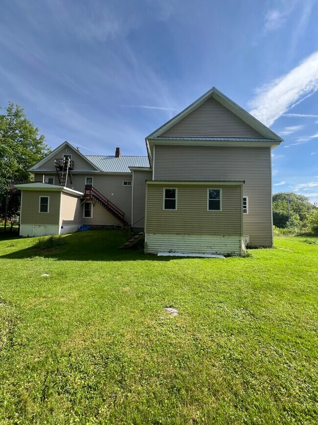 Photo - 131 West St