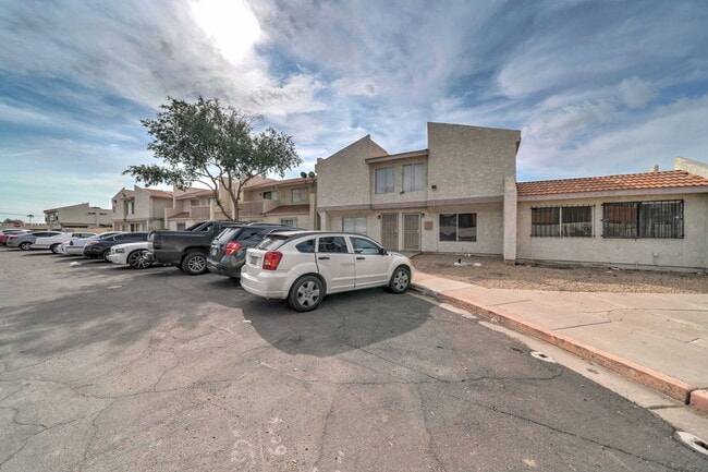 Photo - 3840 N 43rd Ave Unit Apartment 2